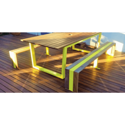 Voir Outdoor Table